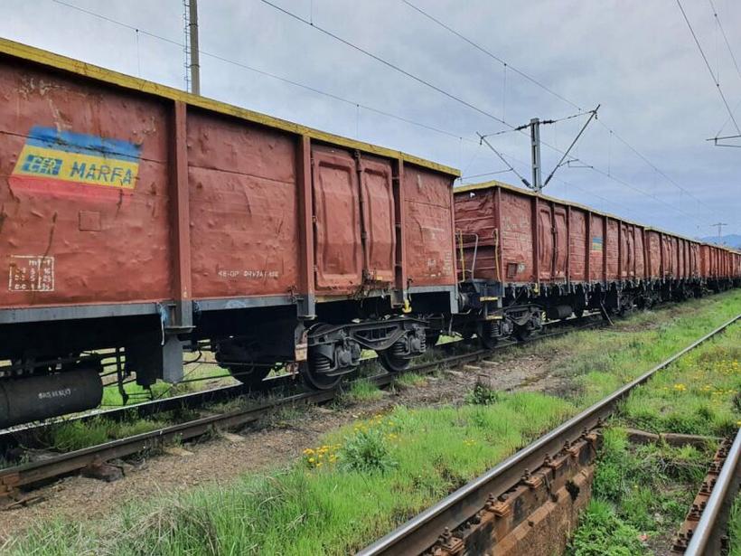 Revoltător: Vagoanele ruginite ale CFR Marfă plătesc milioane de euro ca „taxa de parcare” pe șinele  ruginite ale CFR Infrastructură 18835371