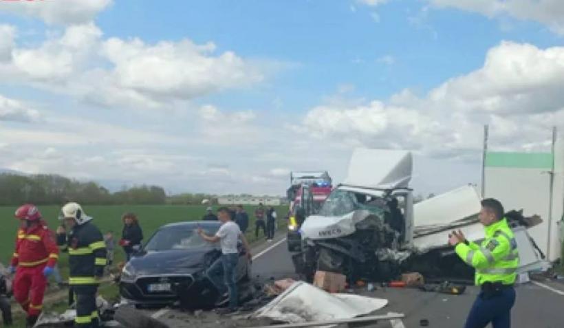Patru mașini implicate într-un accident pe DN1, în Brașov. Șase persoane sunt rănite