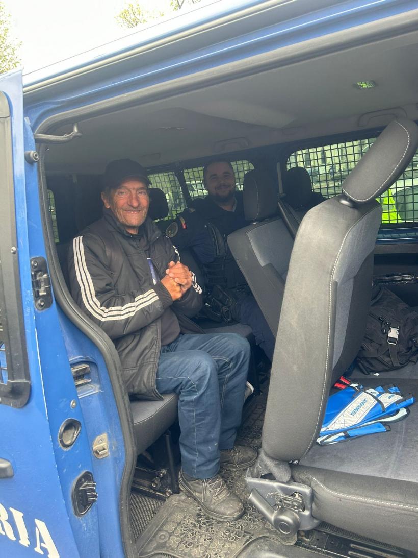 Un cioban în vârstă de 63 de ani a mers pe jos 130 de km: Băieți, încotro e Galațiul? 18835790