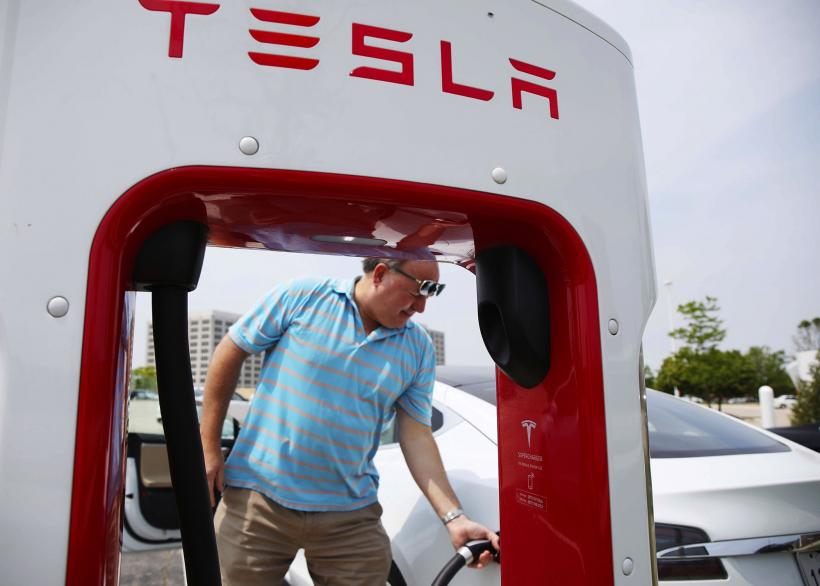 Tesla, victorie în instanță: Autopilotul NU este pilot automat