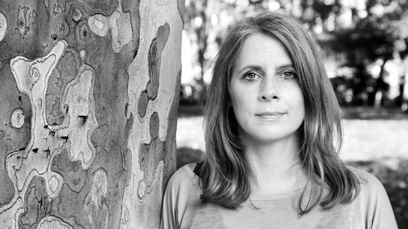 Publicul interesat de dezvoltarea artei performative poate pătrunde, în premieră la Bucureşti, în culisele de lucru ale „She She Pop”, unul dintre cele mai revoluţionare şi multipremiate colective de teatru din Berlin 18835776