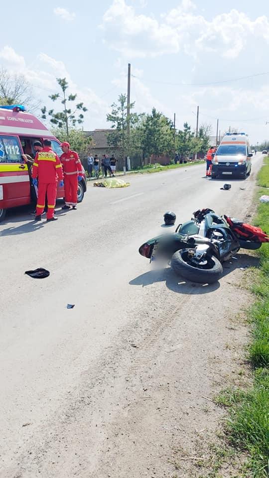 Accident teribil: Un bărbat a murit pe loc după ce a fost lovit de o motocicletă  18836022