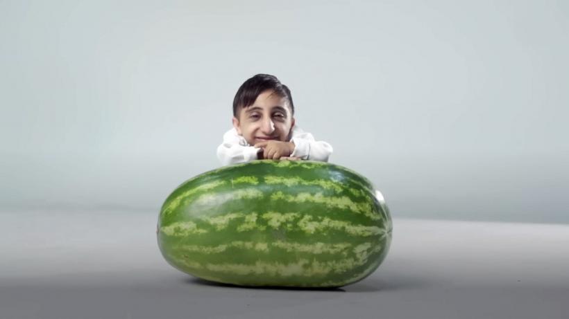 Record: Cel mai scund bărbat din lume măsoară doar  65,24 cm 18835895