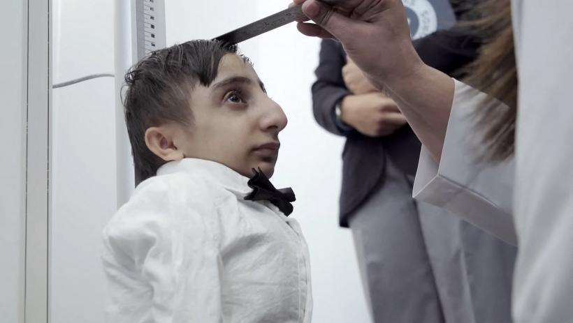 Record: Cel mai scund bărbat din lume măsoară doar  65,24 cm 18835896