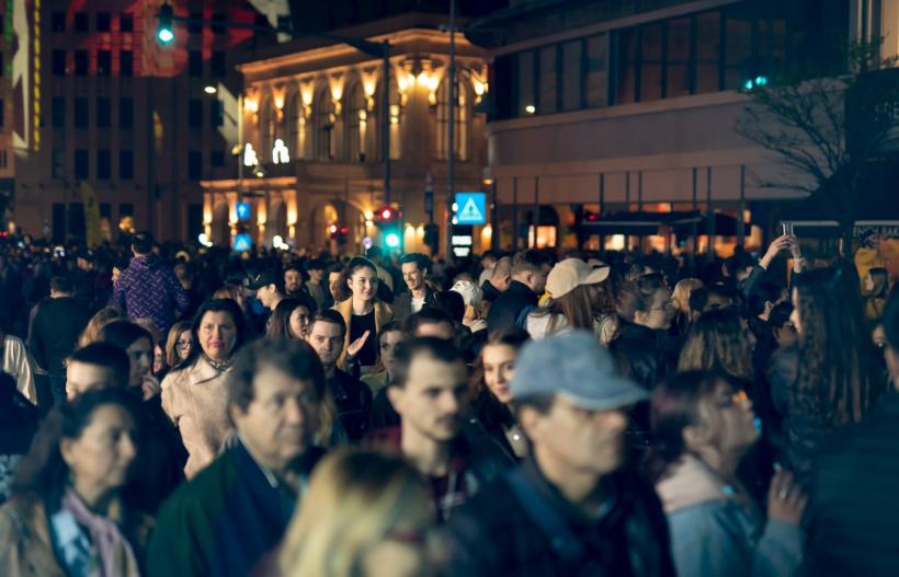 Peste 120.000 de bucureșteni și turiști s-au bucurat în acest weekend de Festivalul Spotlight – Geometry of the City 18836141