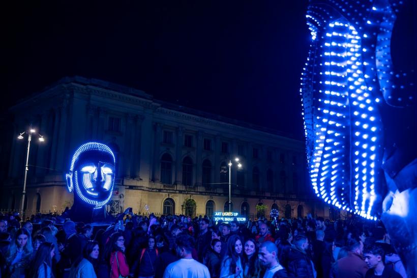 Peste 120.000 de bucureșteni și turiști s-au bucurat în acest weekend de Festivalul Spotlight – Geometry of the City