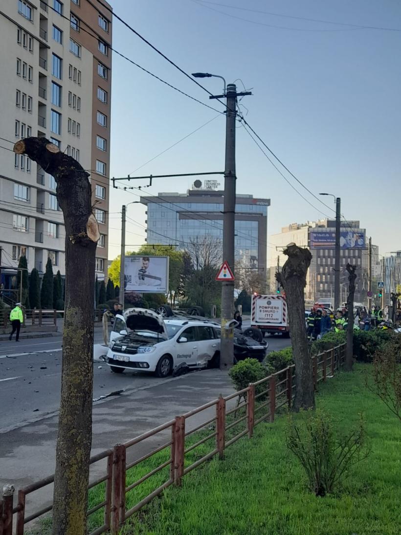 Polițiști răniți, într-un accident grav în Cluj-Napoca 18836074