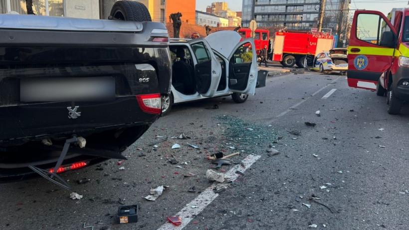 Polițiști răniți, într-un accident grav în Cluj-Napoca 18836075