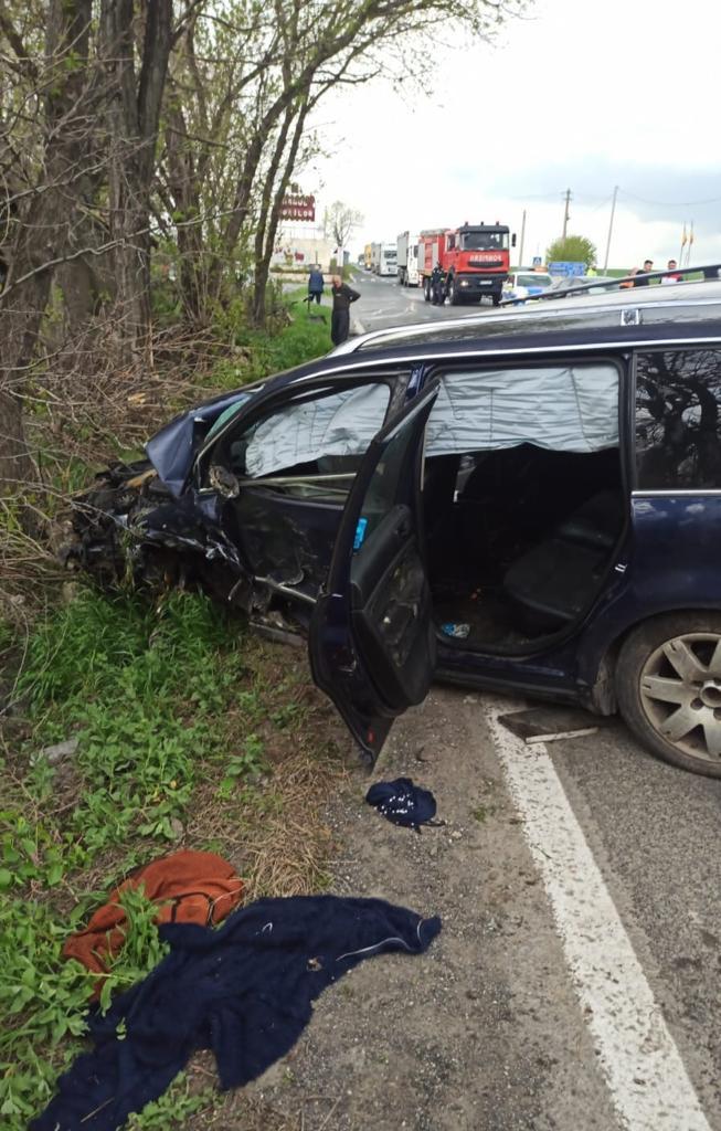Accident pe DN 2A, în județul Constanța. Patru persoane au fost rănite. A fost chemat elicopterul SMURD 18836382