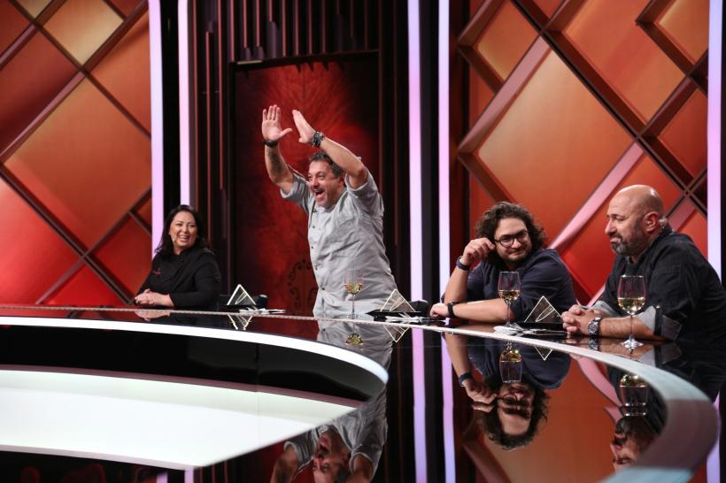 Chefi la cuțite, record de audiență cu ediția de ieri  Campionul mondial la canoe, Cătălin Chirilă, gătește pentru Chefi diseară,  iar Nico jurizează amuleta 18836335