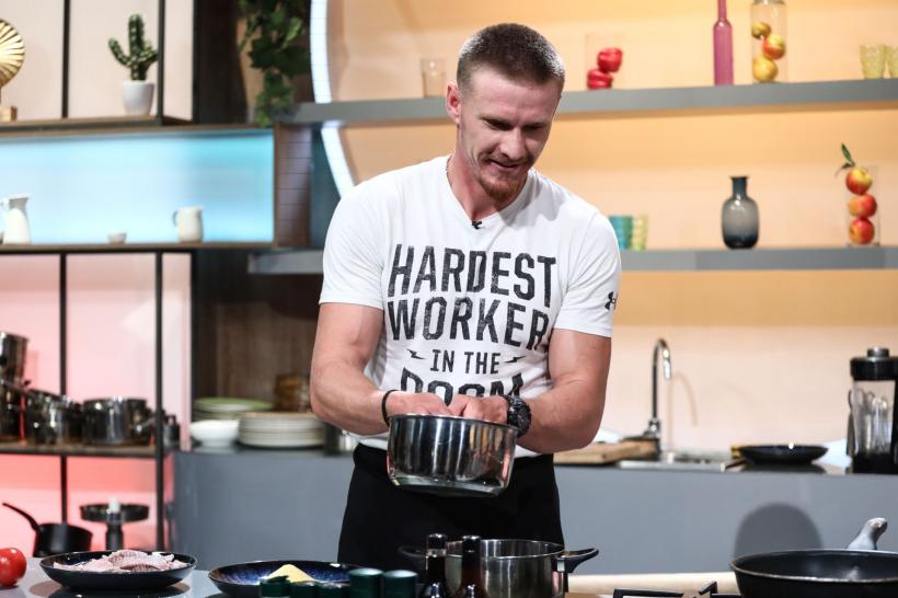 Chefi la cuțite, record de audiență cu ediția de ieri  Campionul mondial la canoe, Cătălin Chirilă, gătește pentru Chefi diseară,  iar Nico jurizează amuleta 18836338