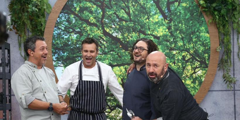 Cel mai înalt om din lume, în vizită la Chefi la cuțite  Show-ul culinar își menține supremația în topul audiențelor 18836490