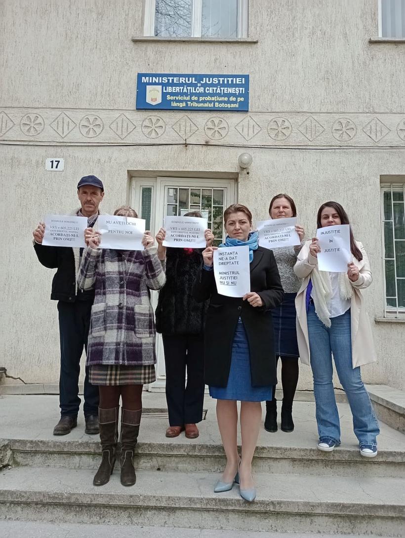 Direcție a Ministerului Justiției, ținută în fecale 18836744