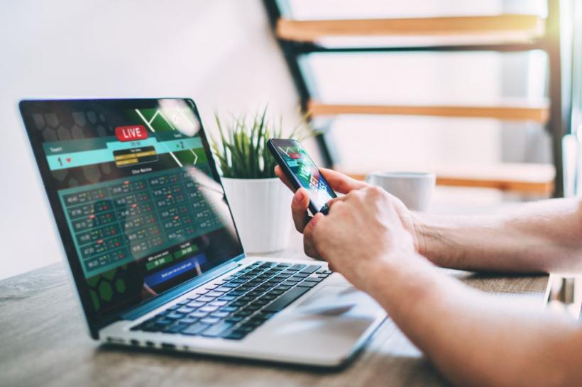 Record: Un elev de liceu a primit 170 de scrisori de acceptare la facultate și 9 milioane de dolari în oferte de burse! 18836782