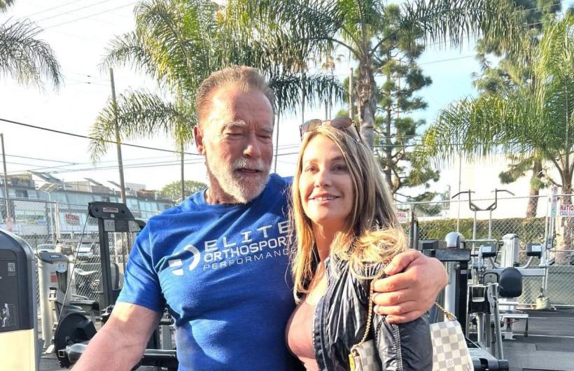 Nadia Comăneci, apariție alături de Arnold Schwarzenegger într-un parc cu aparate de fitness