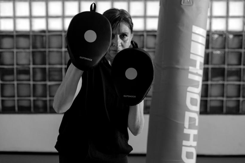 Instalația fotografică „Cele care nu se văd” aduce ficțiunea în real până pe 9 mai, în București 18837041