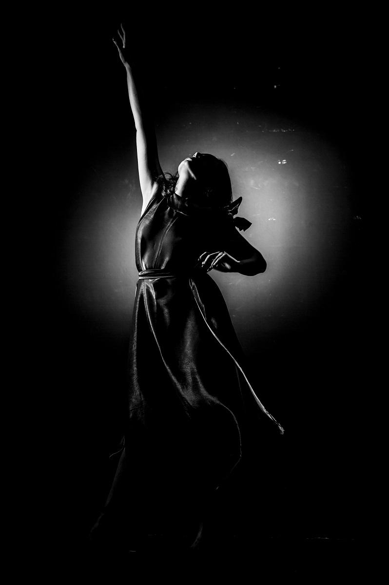 Instalația fotografică „Cele care nu se văd” aduce ficțiunea în real până pe 9 mai, în București 18837042