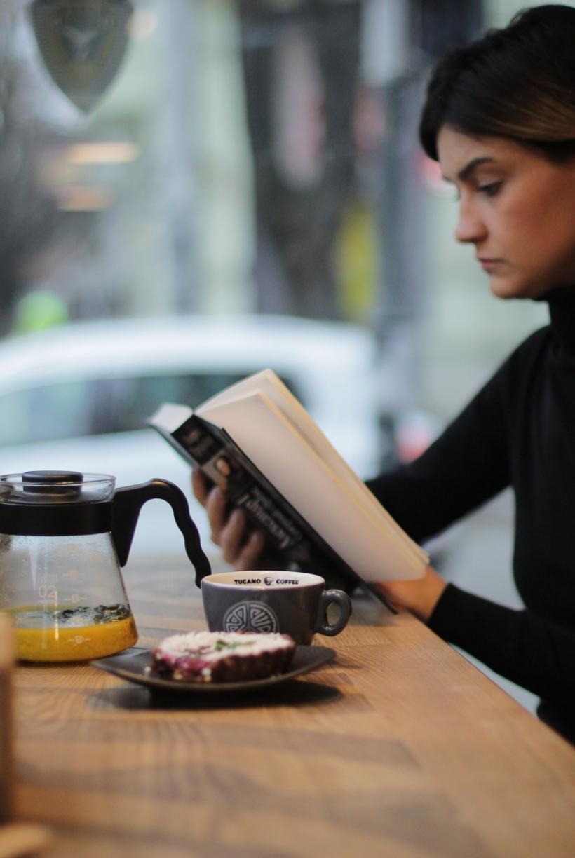 iCarte, iParte Book Fair aduce laolaltă scriitori și cititori: invitați Camelia Cavadia, Florin Chirculescu și Alin Comşa 18836661