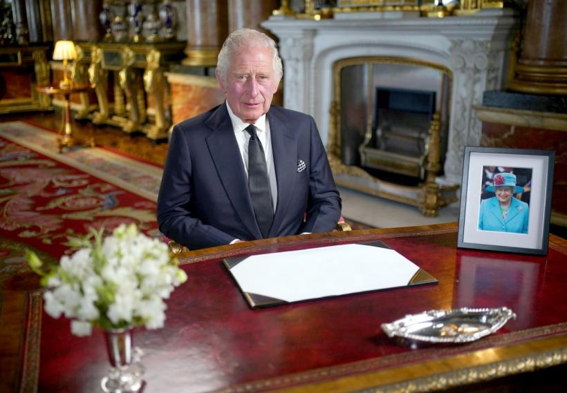 Regele Charles la III-lea se acomodează cu viața de monarh