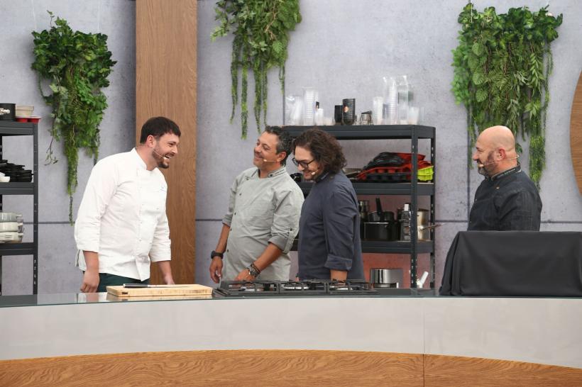 Românul care a obținut o stea Michelin în Italia le prezintă juraților  inovațiile sale culinare: ”Mi-am dedicat întreaga viață bucătăriei!” 18837279