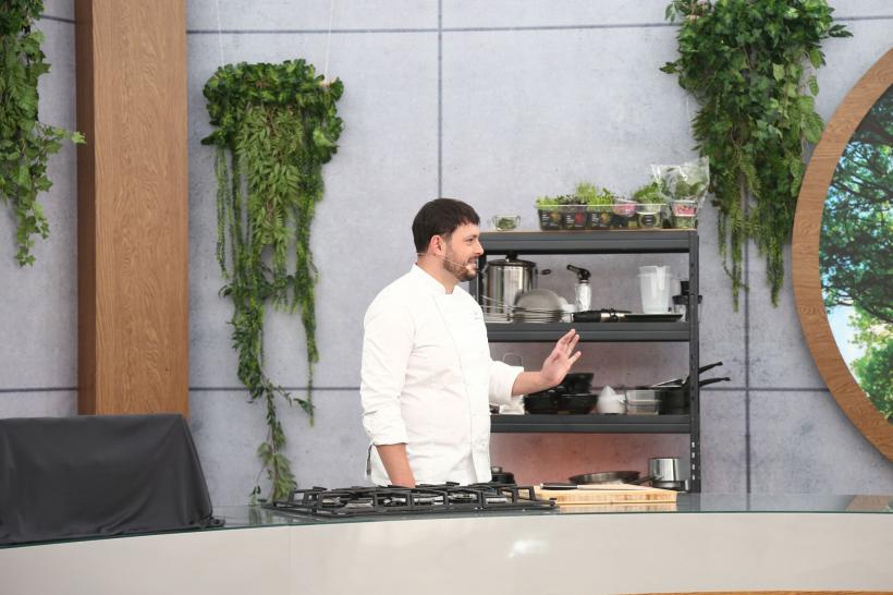 Românul care a obținut o stea Michelin în Italia le prezintă juraților  inovațiile sale culinare: ”Mi-am dedicat întreaga viață bucătăriei!” 18837280