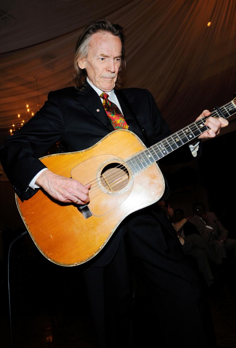 Ne-a părăsit o legendă a muzicii folk 18837319