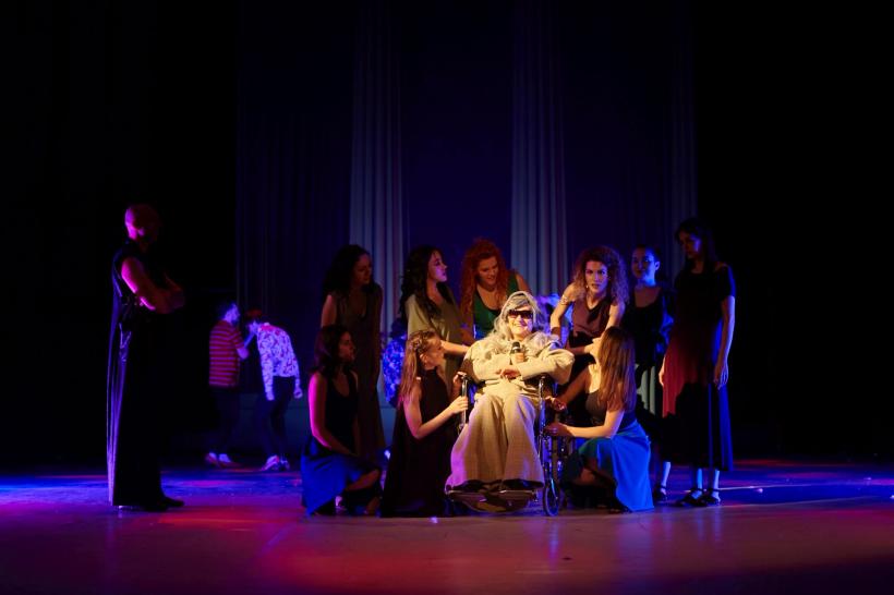 Eveniment pe scena mare a Teatrului Național Iași: premiera pe țară „Lysistrata, dragostea mea” de Matei Vișniec, în regia lui Zalán Zakariás 18837478