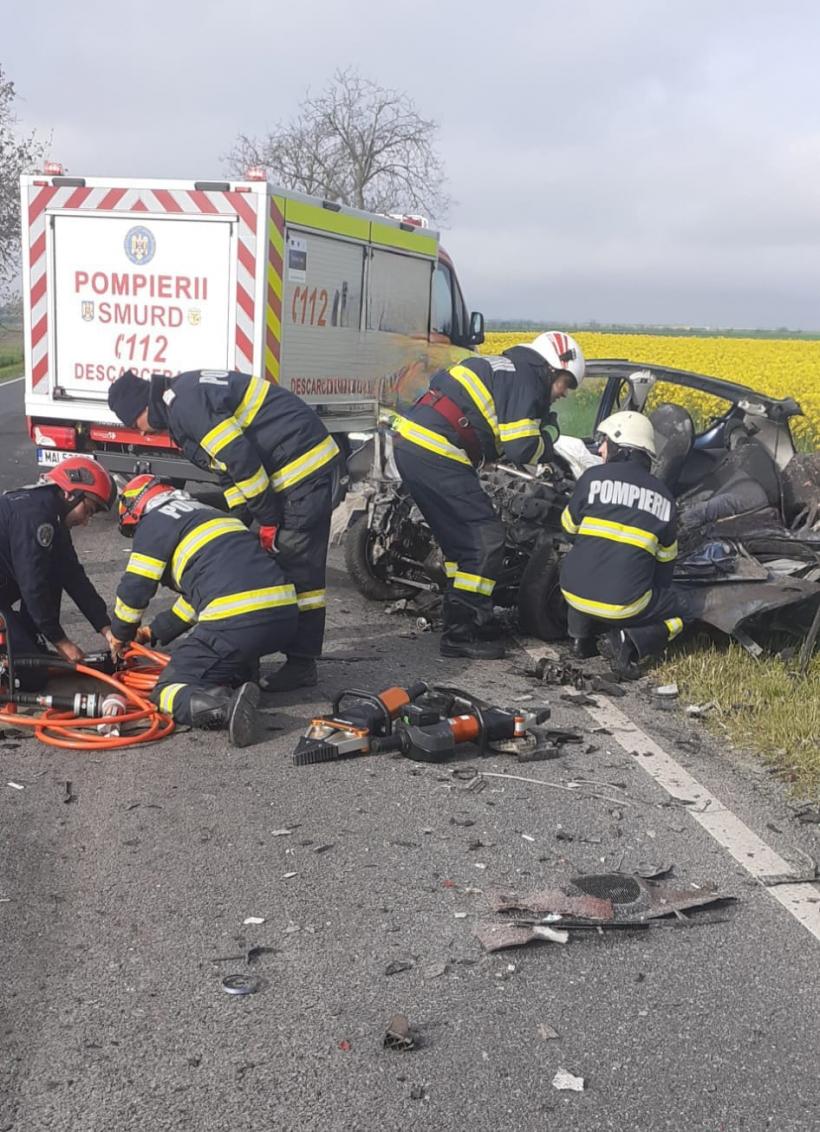 Accident mortal în județul Constanța: o mașină a intrat sub un tractor