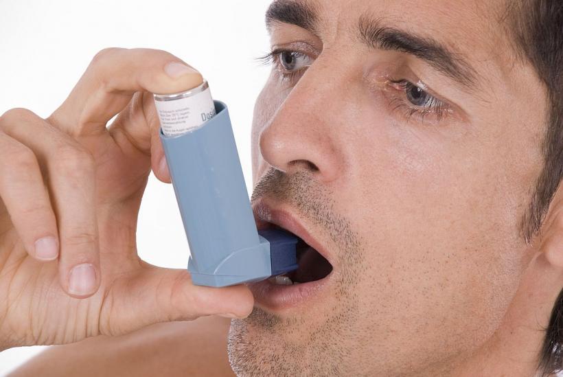 Paradoxul în tratarea pacienților cu astm: au cu ce, dar mor pe capete