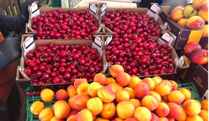 Prețul URIAȘ ale unui kilogram de cireșe. „Am vândut până acum trei lădițe” 18837579