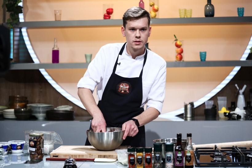 Chefi la cuțite, lider de piață  Ei sunt concurenții care au primit aseară 3 cuțite din partea juraților 18837748