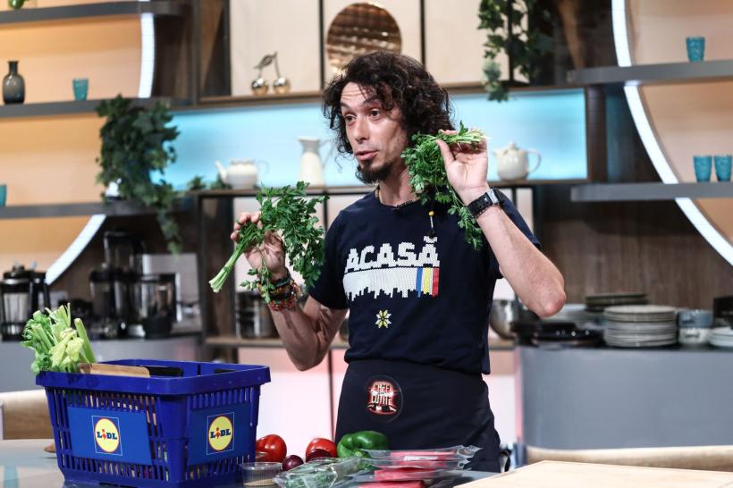 Chefi la cuțite, lider de piață  Ei sunt concurenții care au primit aseară 3 cuțite din partea juraților 18837749