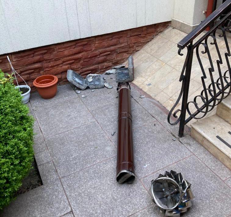 Acuzații grave la Constanța! Academicianul Dumitru Manole: Un elicopter militar mi-a spulberat coșul de pe casă! Se putea întâmpla o nenorocire 18837801