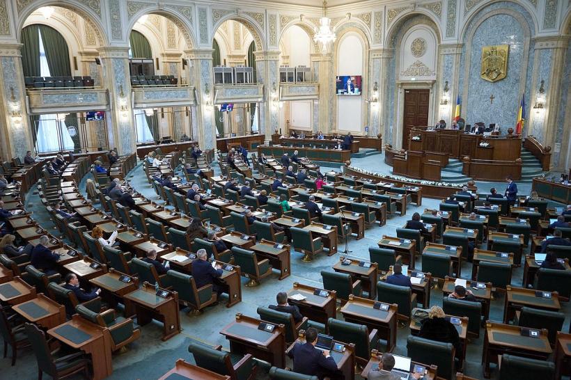 Palatele României își devastează bugetele, în așteptarea „Ordonanței austerității” 18837600