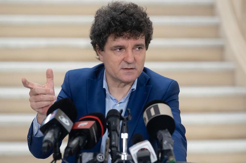 Palatele României își devastează bugetele, în așteptarea „Ordonanței austerității” 18837601