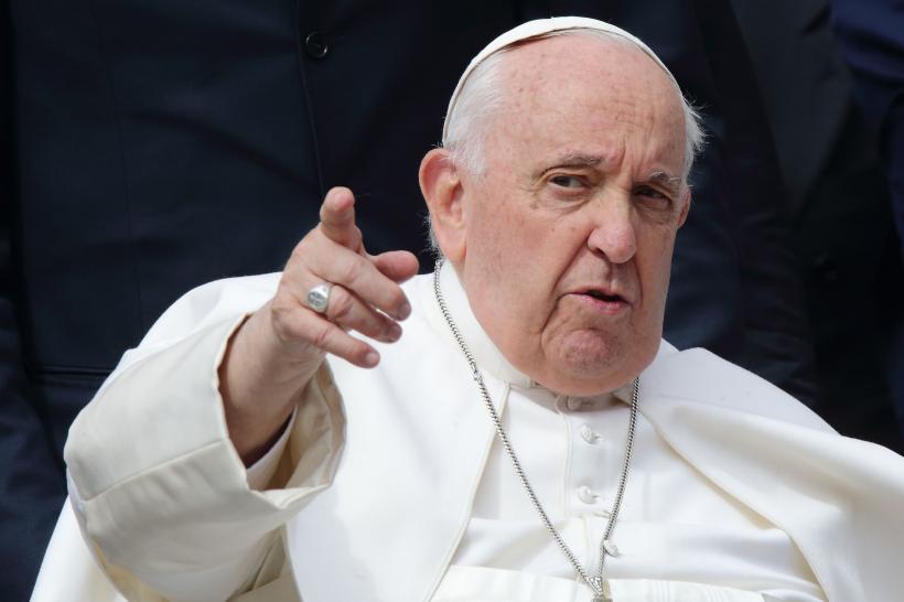 Papa Francisc acuză: Unii oameni din guvern au vrut să-mi „taie capul”