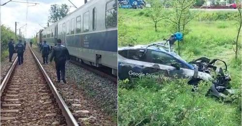 Mașina Google Street View a fost lovită de tren în Mehedinți