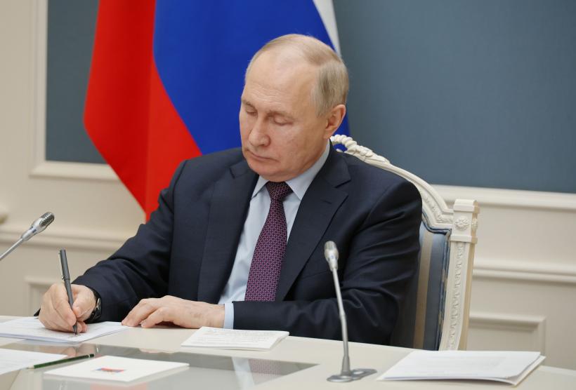 Rusia se retrage definitiv din Tratatul CFE. Vladimir Putin a semnat decretul
