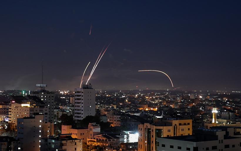 Noapte sângeroasă în Fâșia Gaza: Armata israeliană a intensificat bombardamentele asupra grupurilor islamiste