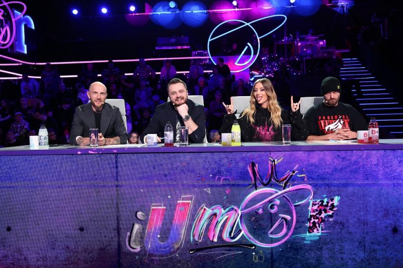 Delia, lacrimi de fericire la iUmor, după ce Alex Găvan i-a făcut două surprize în cadrul ediției speciale de roast: „Mi-au mers la inimă!“ 18839136