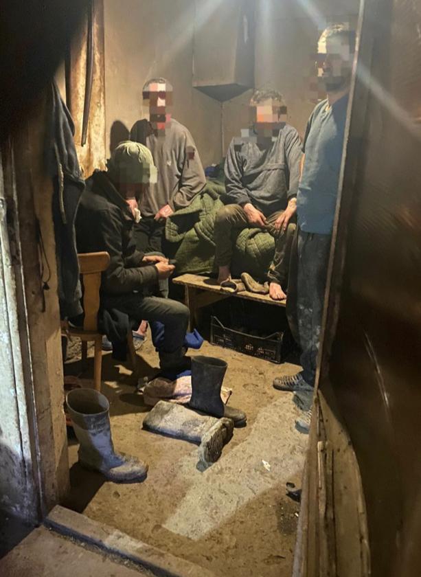 Sclavi în România: Persoane cu handicap, sechestrate și exploatate în pensiuni din Maramureș  18839006