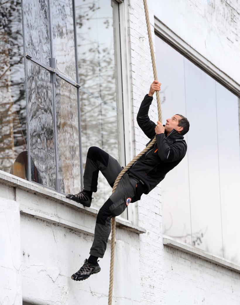 Bear Grylls,  „rușinat” de dieta vegană: Acum mănânc organe și carne roșie  18839192