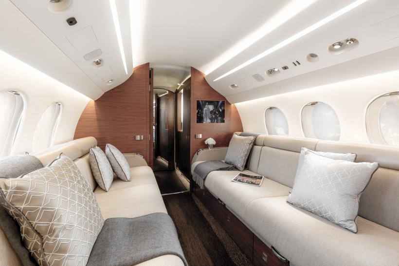 Cum arată avionul de lux care îl va duce pe Klaus Iohannis în Islanda. Vizita va avea loc în perioada 16-17 mai 2023 18839539