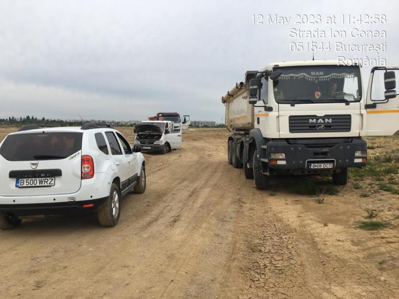 Camioane care descărcau ilegal deșeuri în Sectorul 5, confiscate de autorități FOTO și VIDEO 18839476