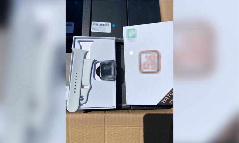 Ceasuri inteligente false, de aproape 1,3 milioane de lei, confiscate în Portul Constanța 18839522