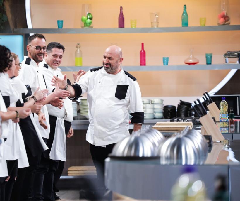 Discuții aprinse între jurați încă de la primul battle al sezonului 11 Chefi la cuțite  Chef Sorin Bontea: „M-am enervat. Zic să nu mai gătim, că n-are sens!” 18839510