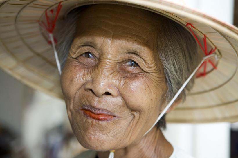 Japonezii iau lecții pentru a reînvăța cum să zâmbească după pandemie