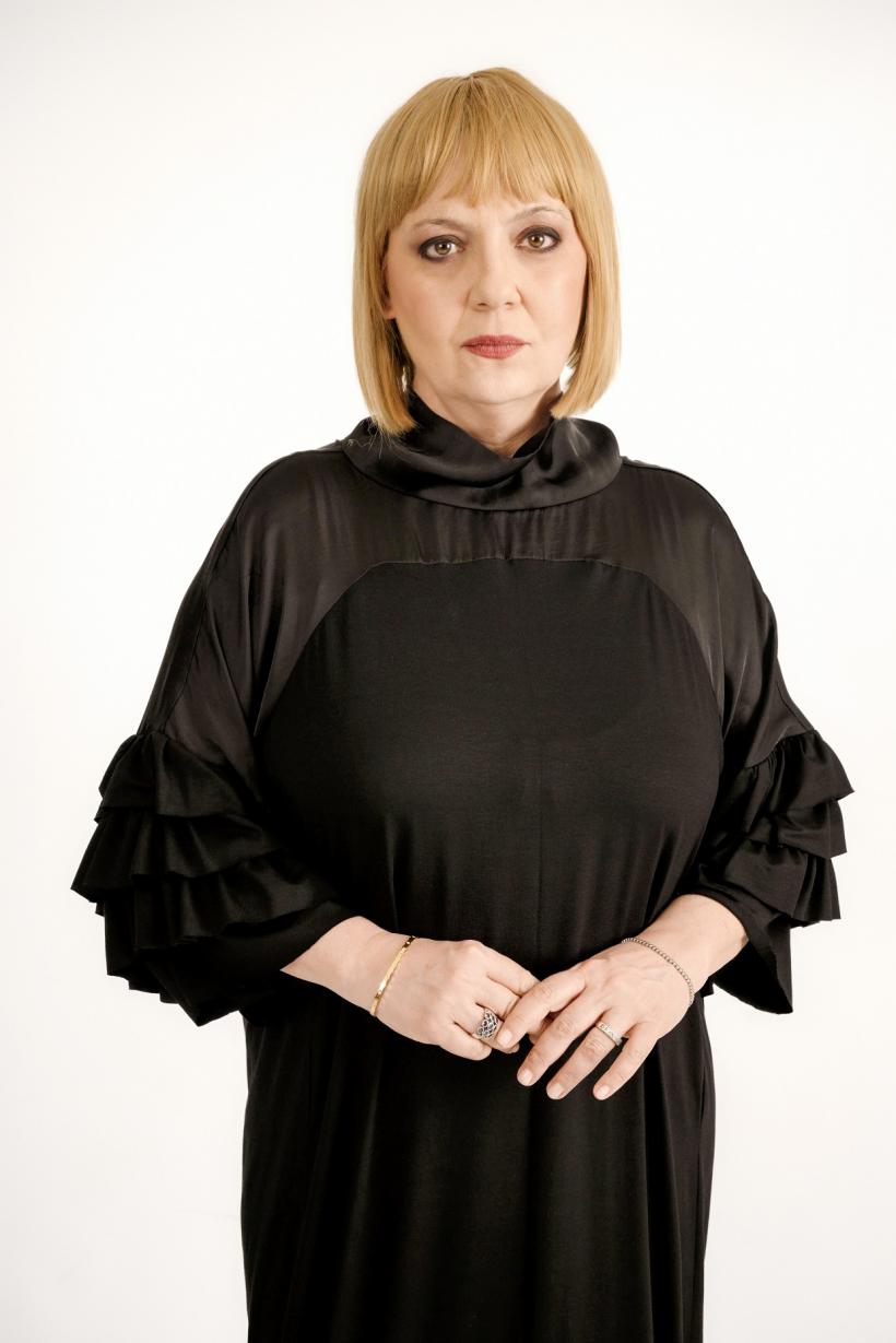 Emilia Popescu revine pe micile ecrane în comedia romantică Lasă-mă, îmi place! Camera 609 de la Antena 1. Emilia va face cuplu cu actorul Mihai Călin 18839918