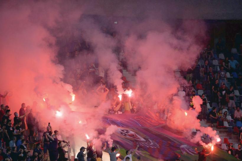 Dezastrul cu Dinamo aruncă Steaua în război civil