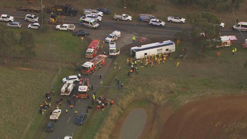 Tragedie rutieră, cu un autobuz școlar! Copii cu membre amputate  18839843